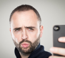 L’homme qui abuse des « selfies » peut-il être un psychopathe?
