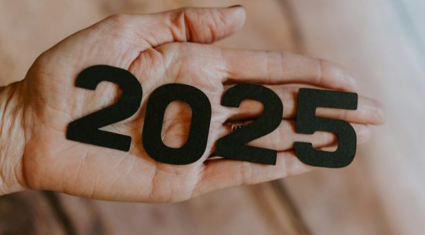 Tendances RH 2025 : L’année où l’IA va devenir votre nouvelle collègue ?