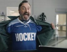 Service Certifié fait son entrée sur la glace avec Cossette