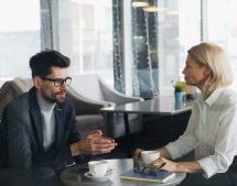 Les techniques pour développer son écoute active et améliorer ses compétences en vente