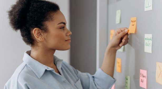 Gestionnaires de projet : maîtriser le triangle d’or coûts-délai-portée ne suffit pas!