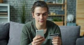 Le commerce en ligne a atteint un sommet historique en 2025 au Québec