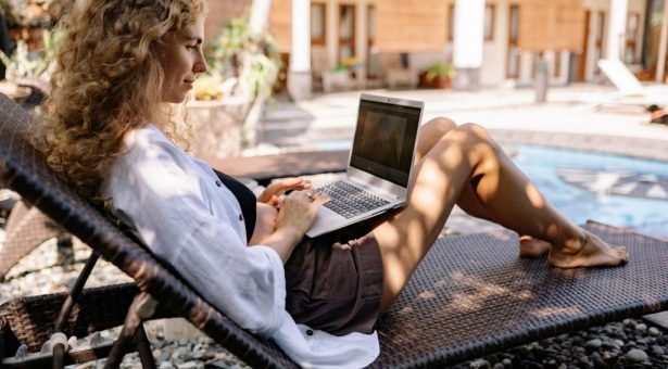 « Bleisure » : quelle est cette tendance qui mêle déplacement professionnel et… vacances ?