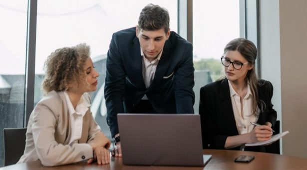 Le Québec en tête des hausses salariales prévues en 2027