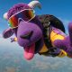 Cossette et Hostess lancent « Craze » avec un saut en parachute historique